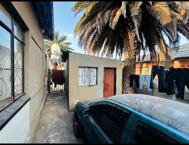 27 BEDROOM HOUSE FOR SALE IN DELVILLE